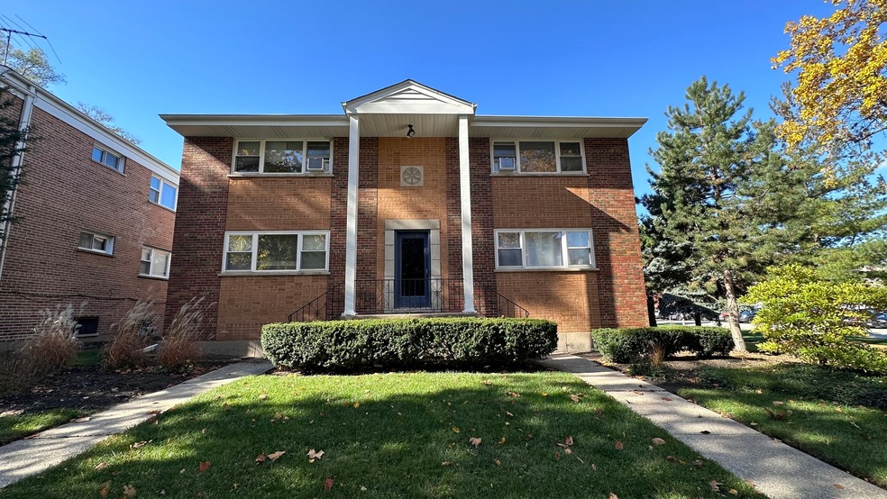 106 S Kenmore Ave unit A, Elmhurst, IL 60126 - photo 1