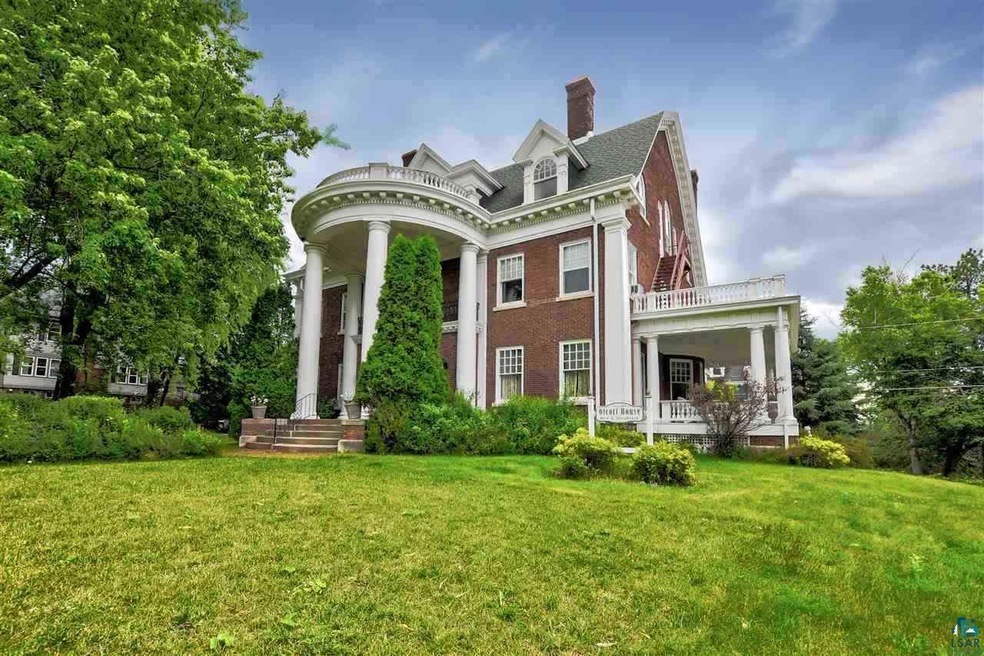 2316 E 1st St, Duluth, MN 55812 - photo 1