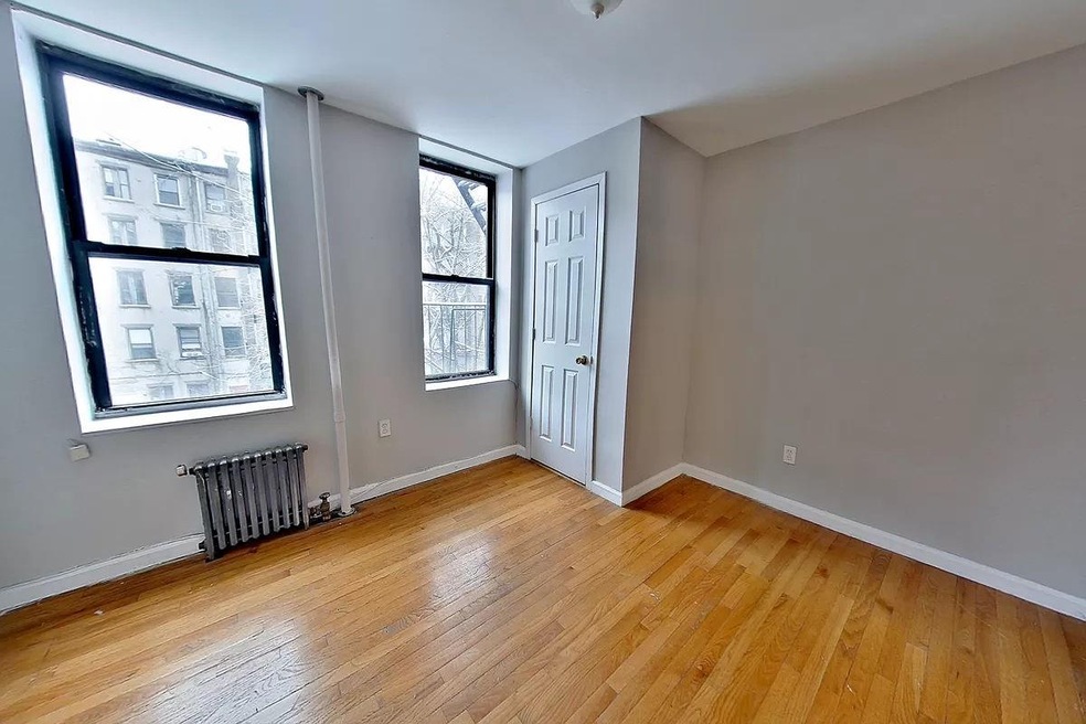 518 E 5th St unit 8, New York, NY 10009 - photo 1