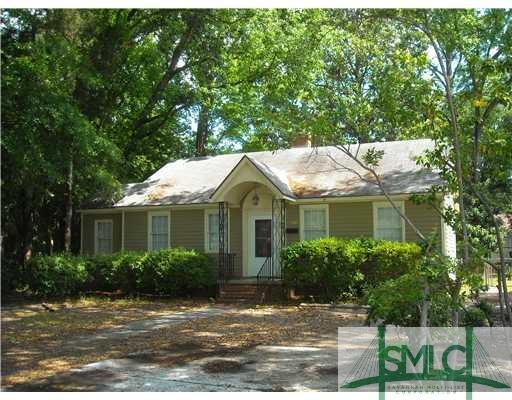 Exterior Front. Great House!