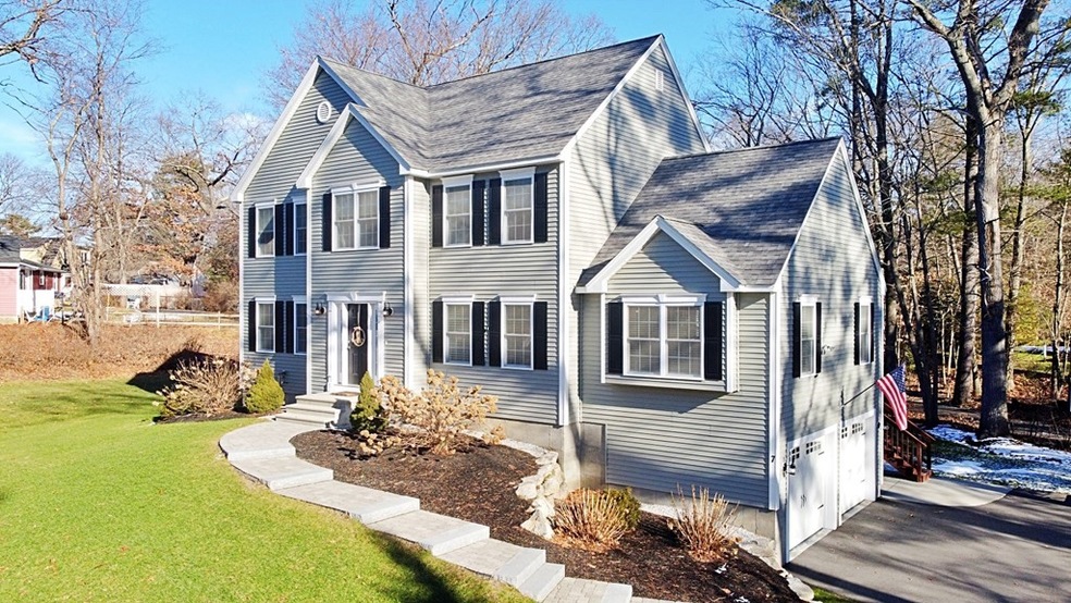 7 Lakeside Ave, Hudson, MA 01749 - photo 1