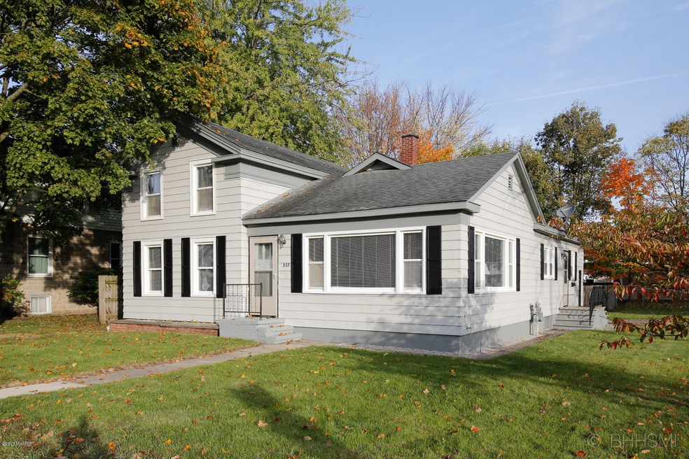 227 bridge st-101
