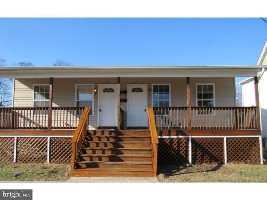 217 W Washington St unit 219, Paulsboro, NJ 08066 - photo 1
