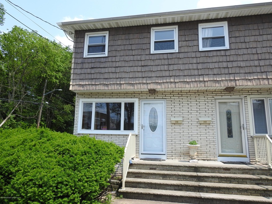 240 Boundary Ave