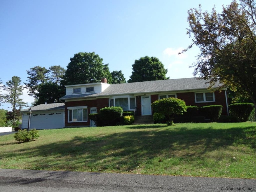 10 Turnstile Dr, Albany, NY 12203 - photo 1