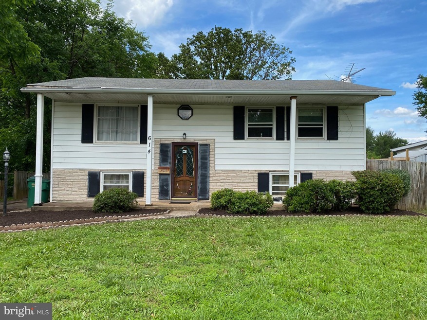 614 W Maple Ave, Sterling, VA 20164 - photo 1