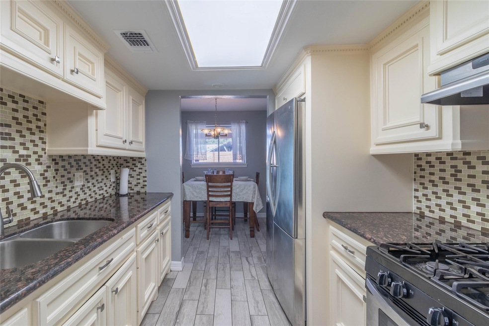 9211 Bisley Ln, Houston, TX 77088 - photo 1