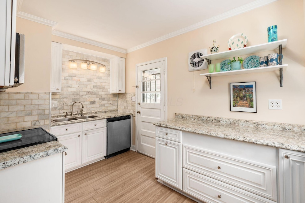 854 Weber kitchen