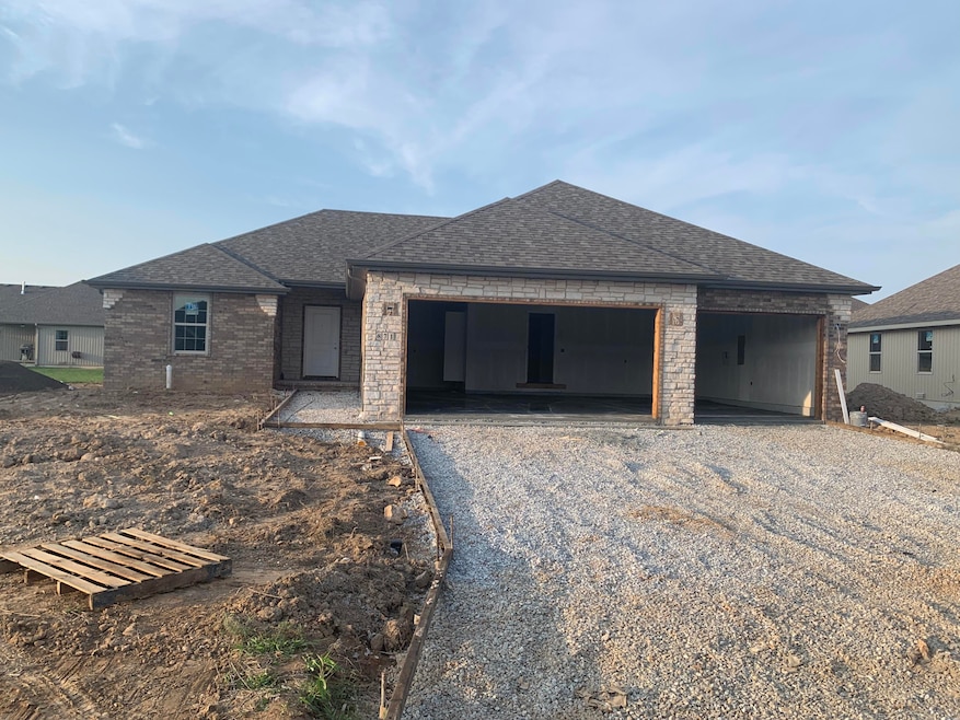 871 E Scott Wayne Dr, Nixa, MO 65714 - photo 1