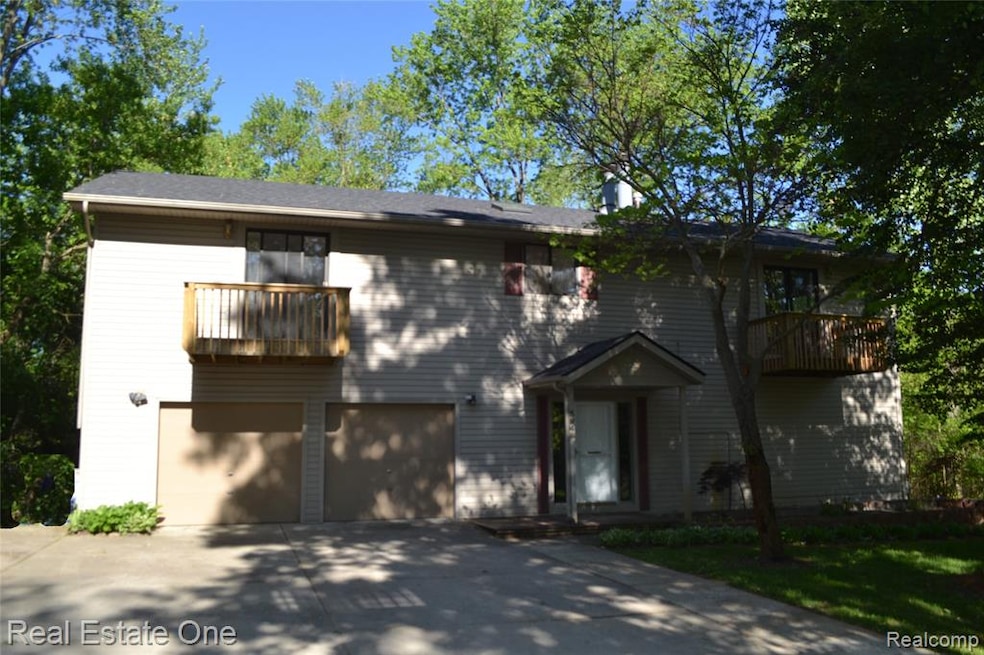 3948 Mornhill Ave, West Bloomfield, MI 48324 - photo 1