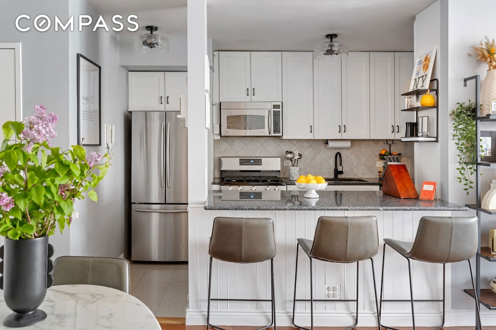 Sold $1,385,000 • Co-Listing Agent