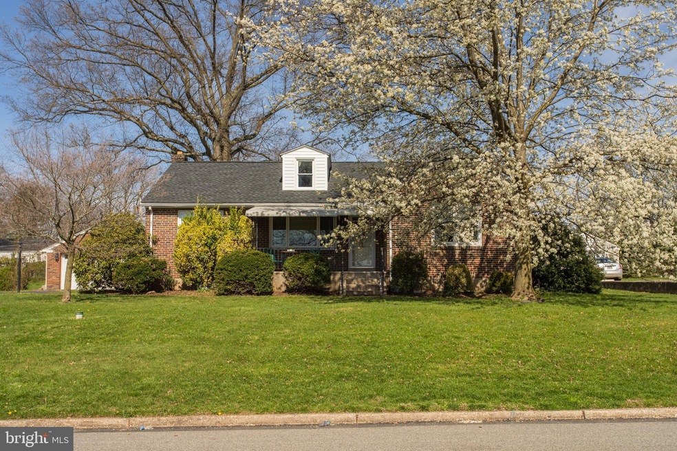 329 Heston Ave, Norristown, PA 19403 - photo 1