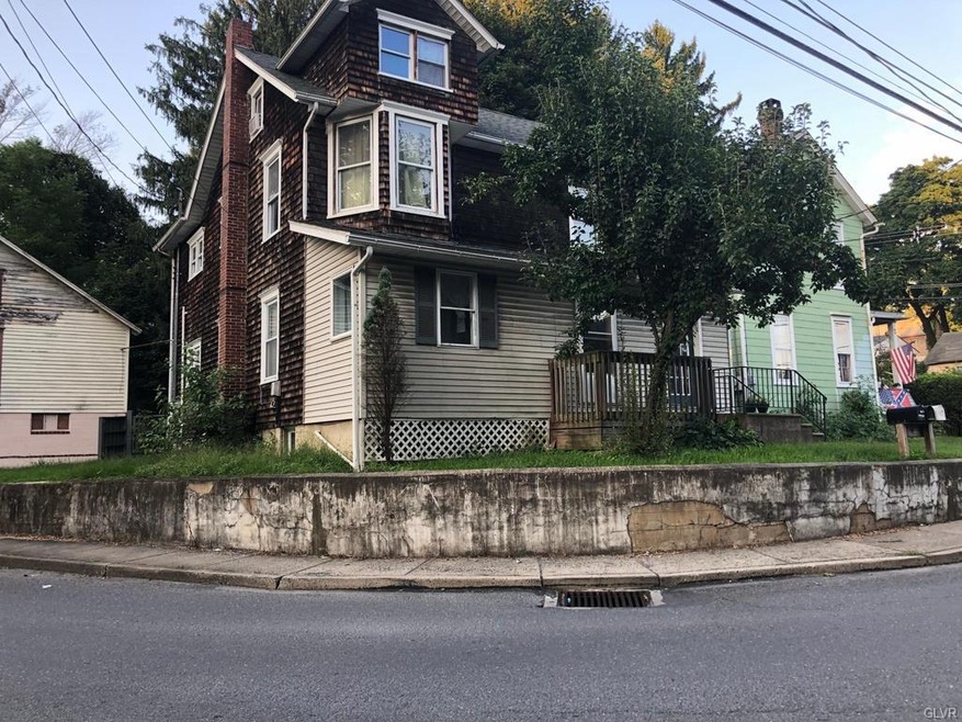 412 Chestnut St unit 2, Slatington, PA 18080 - photo 1