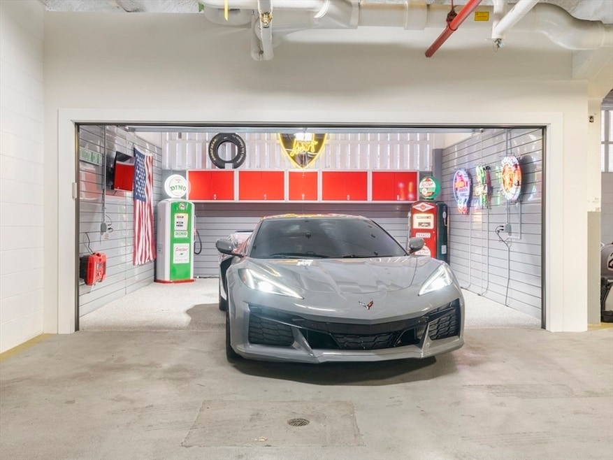 XII Stoneholm unit PKG:A, Boston, MA 02115 - photo 1