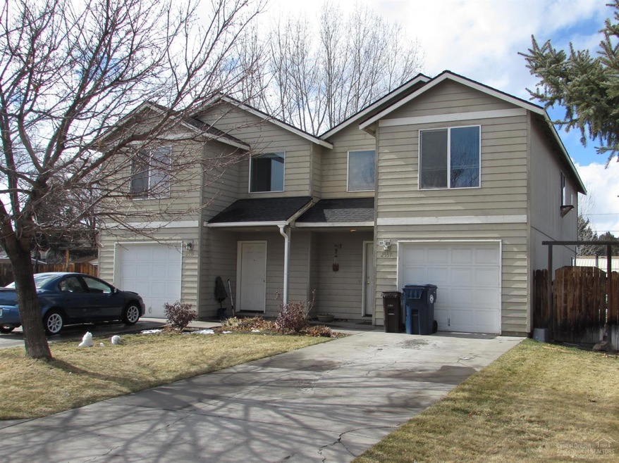 2557 SW 29th St, Redmond, OR 97756 - photo 1