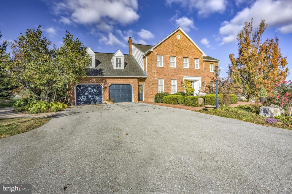 535 Bruce Ave, Mount Joy, PA 17552 - photo 1