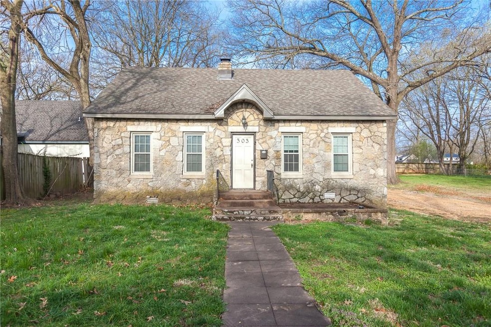 303 N Main St Bentonville, AR 72712