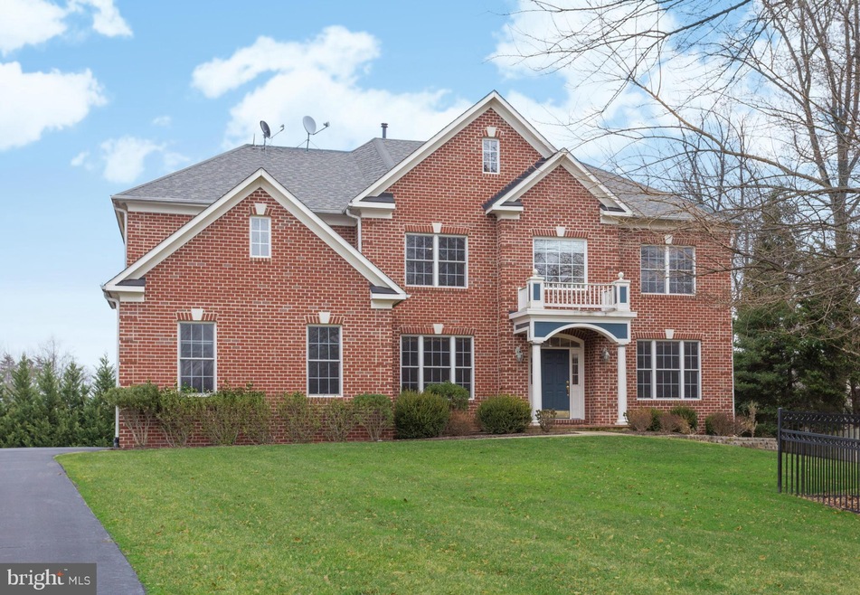 1607 Chathams Ford Place, Vienna, VA 22182 - photo 1