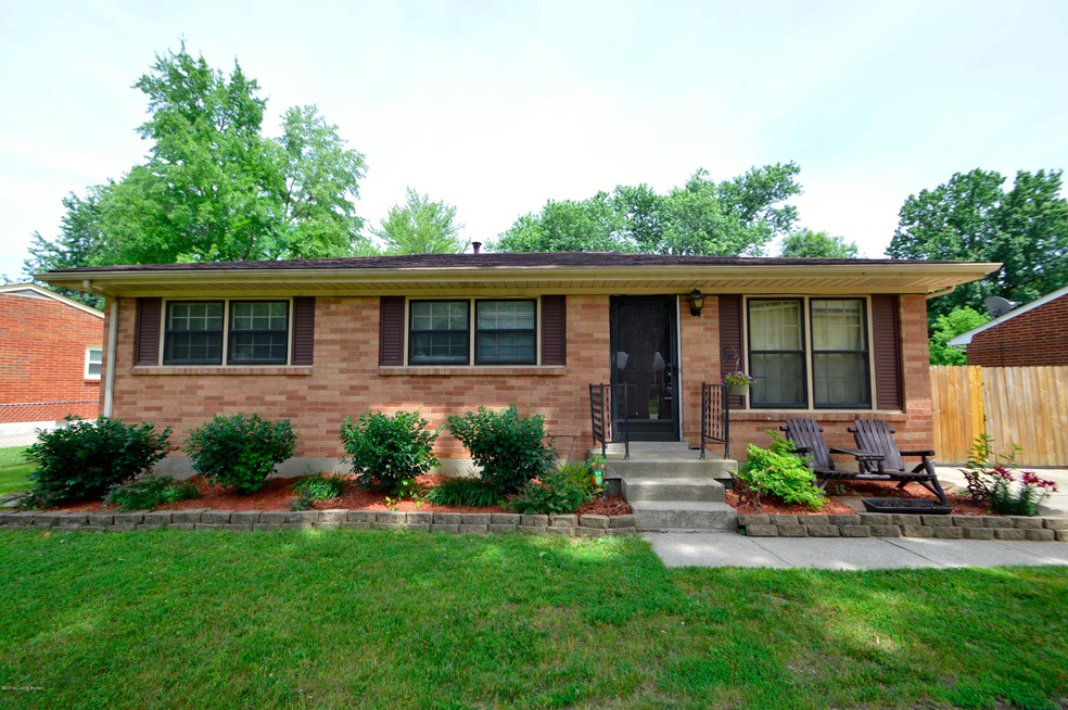 9301 Pagoda Dr, Louisville, KY 40229 - photo 1