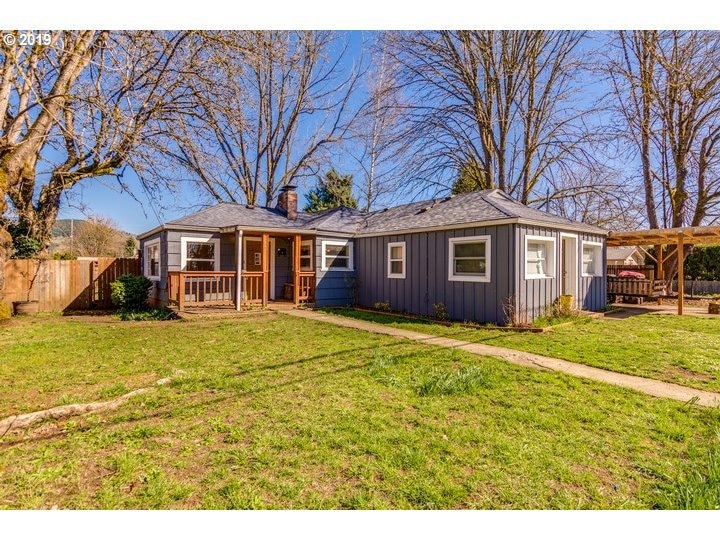 445 W Main St, Sheridan, OR 97378 - photo 1