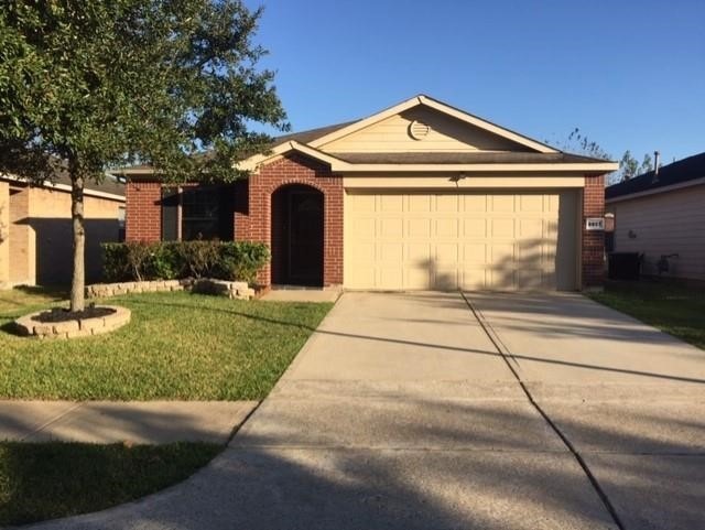 8807 Kaeling Meadow Ct, Houston, TX 77075 - photo 1