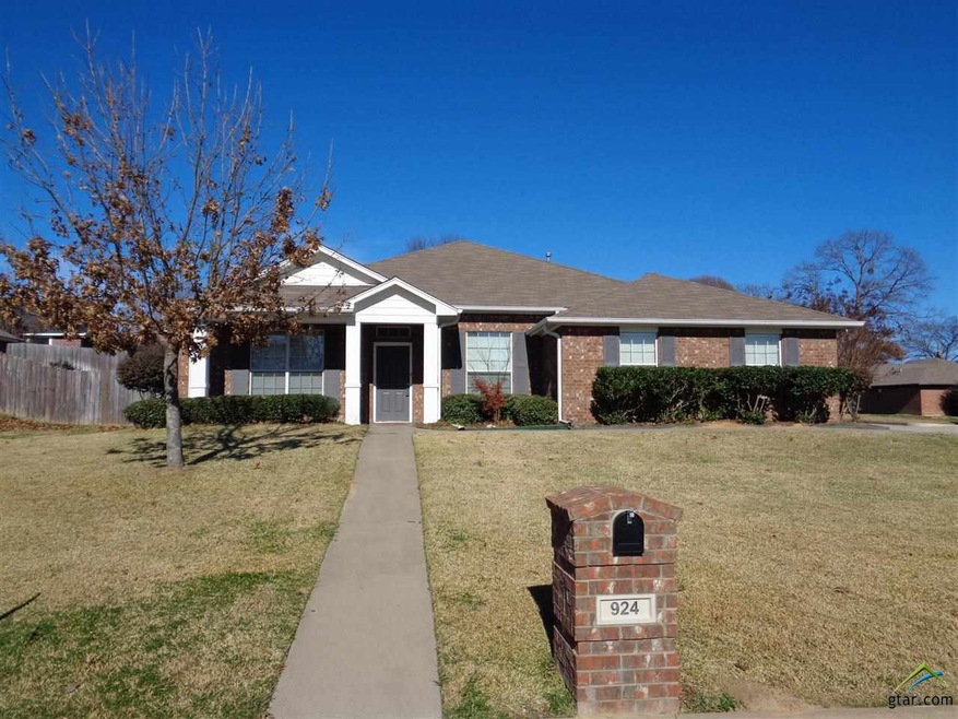 924 Joel Dr, Tyler, TX 75703 - photo 1