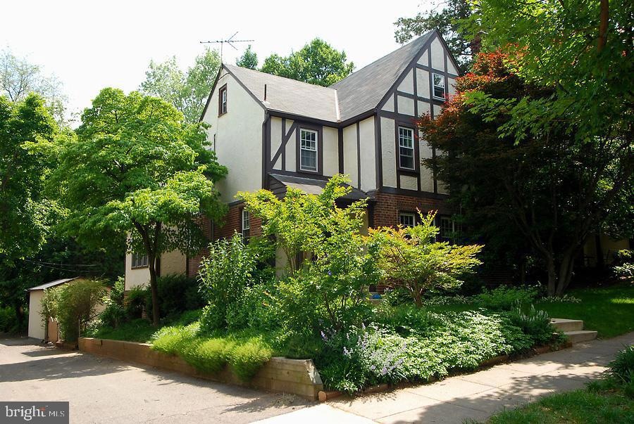 3712 Windom Place NW, Washington, DC 20016 - photo 1