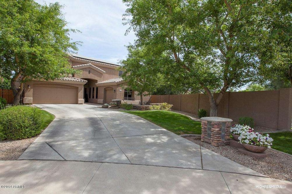 #1 Front long driveway web