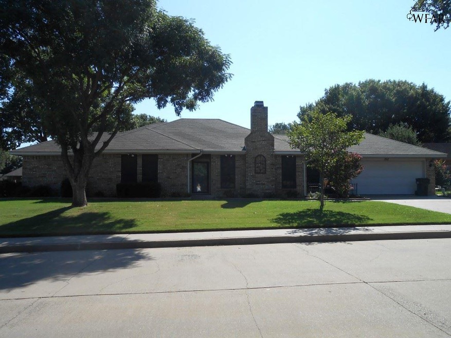 1511 Malcolm Ln, Wichita Falls, TX 76302 - photo 1