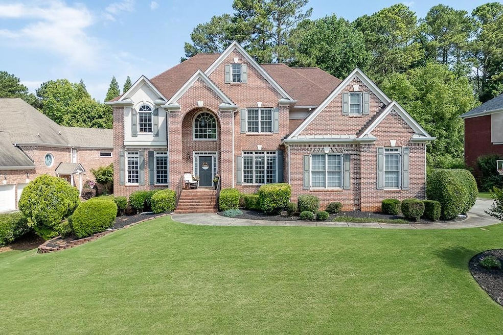 View of front of house with a front lawn