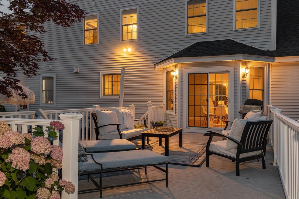 6 Strawberry Ln, Stratham, NH 03885 - photo 1