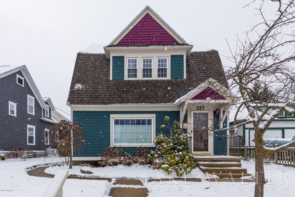 327 Scott Ave NW-18