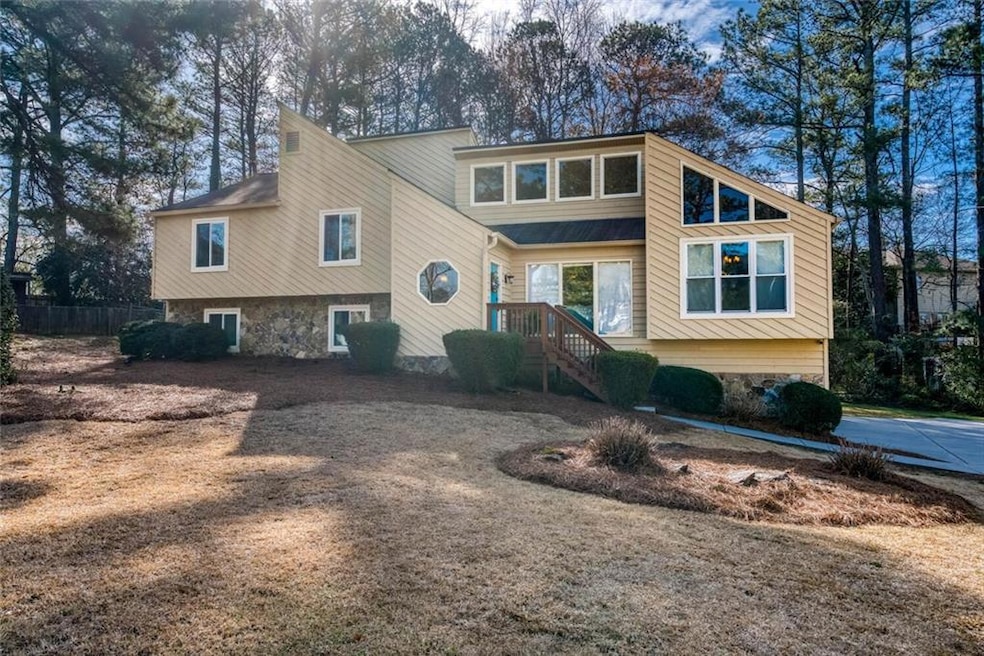 View of front of the home.  This home is in a cul 