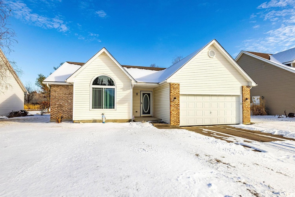 6392 Lakota Meadows Dr, Liberty Township, OH 45044 - photo 1