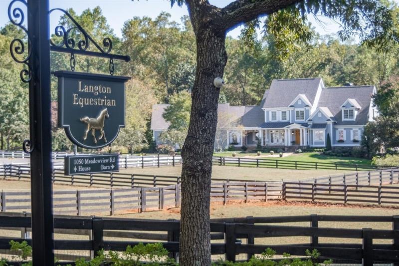 1050 Meadowview Rd, Roswell, GA 30075 - photo 1