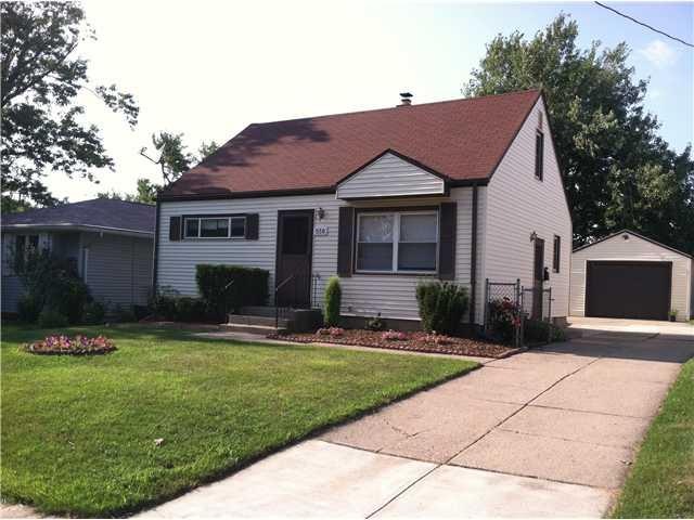 Exterior Front 550 Huth Rd