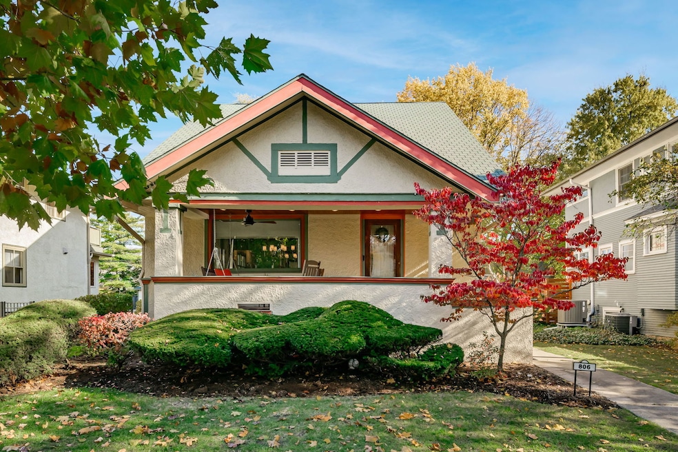 806 N Grove Ave, Oak Park, IL 60302 - photo 1