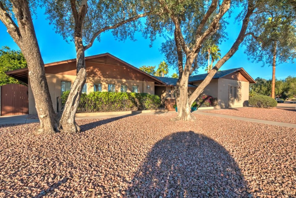 8424 E Via de Encanto-1