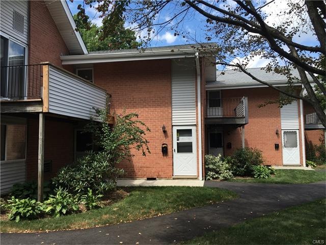 208 Flax Hill Rd unit 32, Norwalk, CT 06854 - photo 1