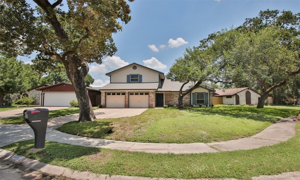7206 Shady Corners Ln, Houston, TX 77040 - photo 1