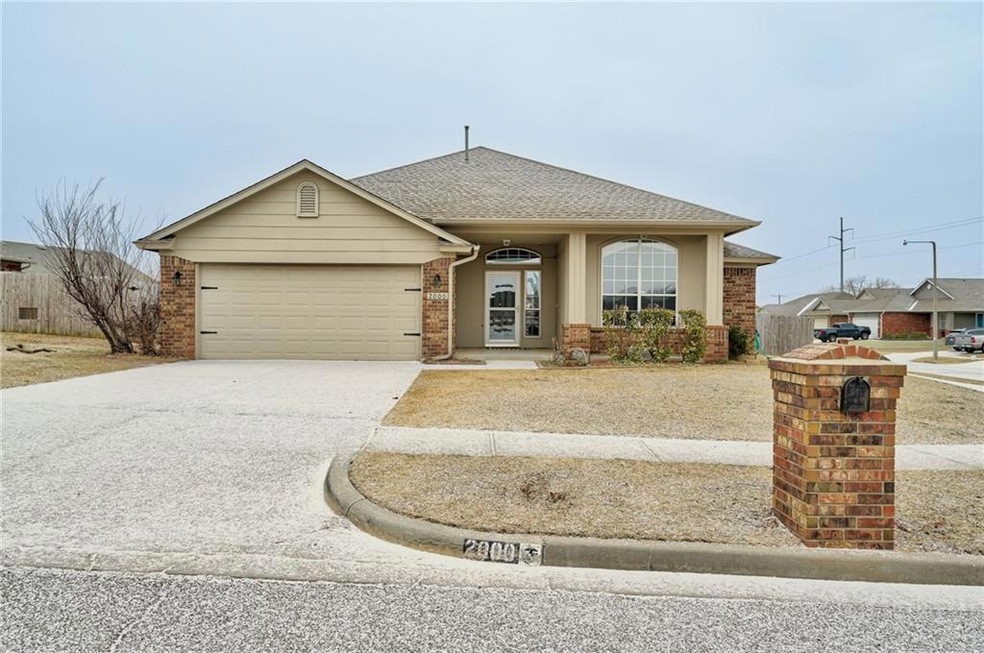 2000 SE 6th St, Moore, OK 73160 - photo 1