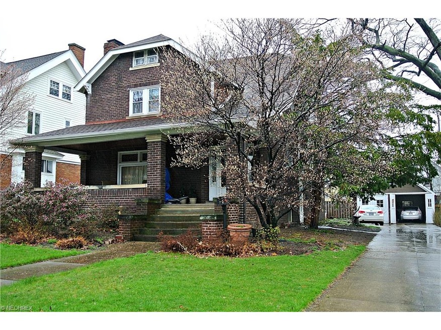 Welcome to 1464 Arthur Avenue in Lakewood