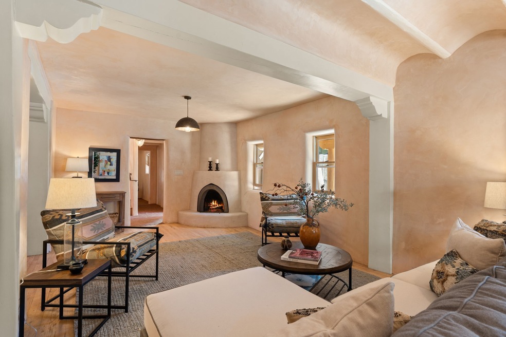 532 1/2 W Alameda St unit B, Santa Fe, NM 87501 - photo 1