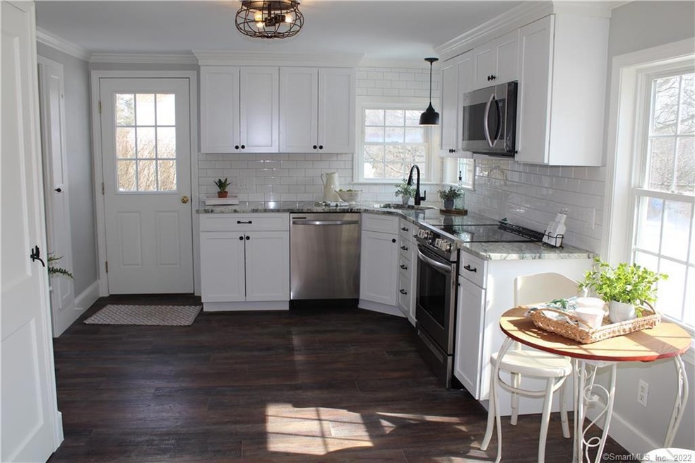 Completely remodeled kitchen with brand new stainl