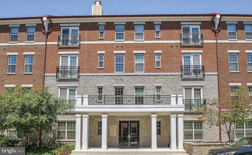 800 Admirals Way unit 1821, Philadelphia, PA 19146 - photo 1