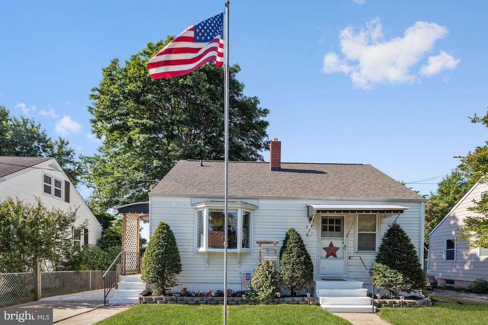 821 Martin Rd, Essex, MD 21221 - photo 1