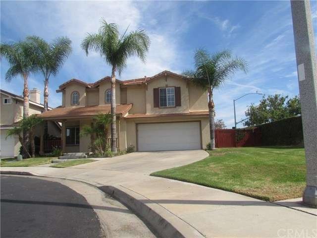South Corona: Sits at the end of the cul-de-sac