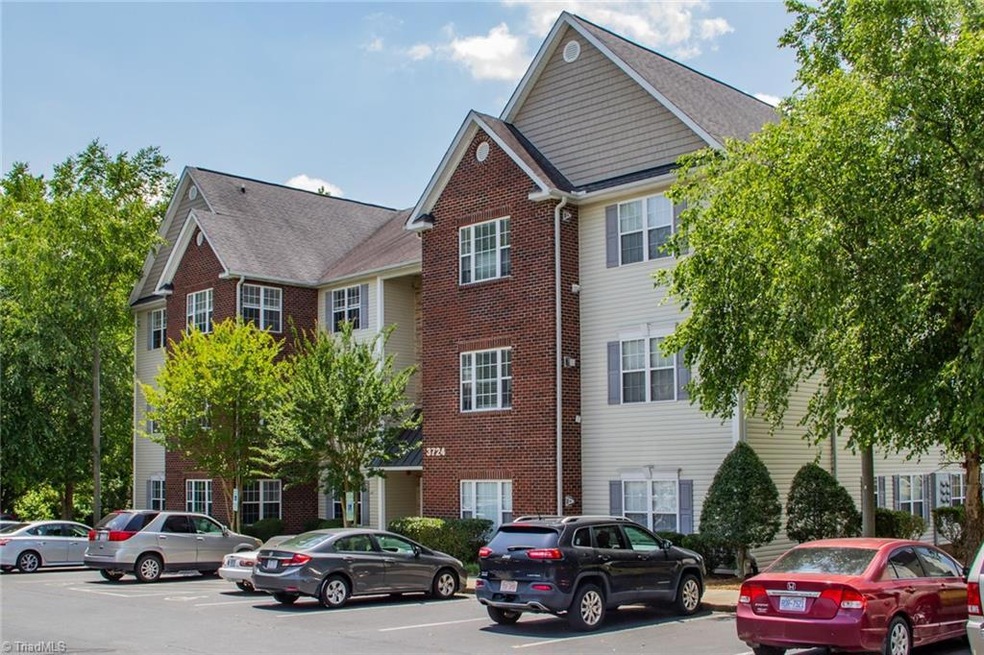 Welcome to Hickswood Crossing Condos! Each building has a secure entrance, whereby each resident has a key and each guest must be admitted by the resident. A total sense of security!