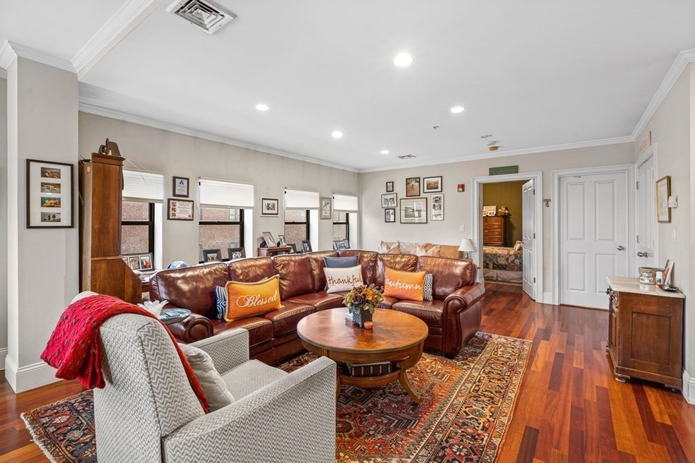 440 Commercial St unit 601, Boston, MA 02109 - photo 1