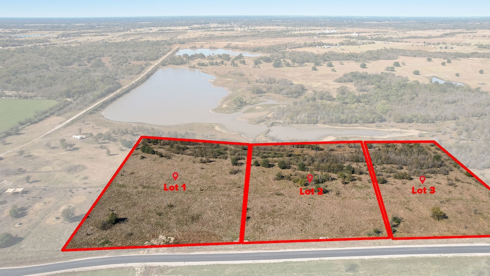 3 unit A B C Channing Lane, Wills Point, TX 75169 - photo 1